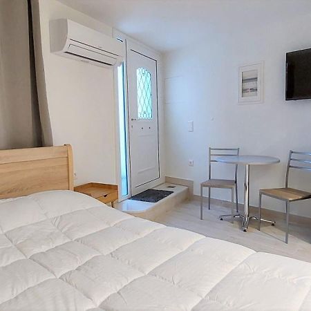 Athens Plaka Family Suites Rum bild